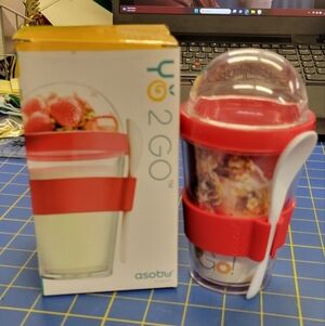 asobu Yo 2 go Food Container w Spoon
